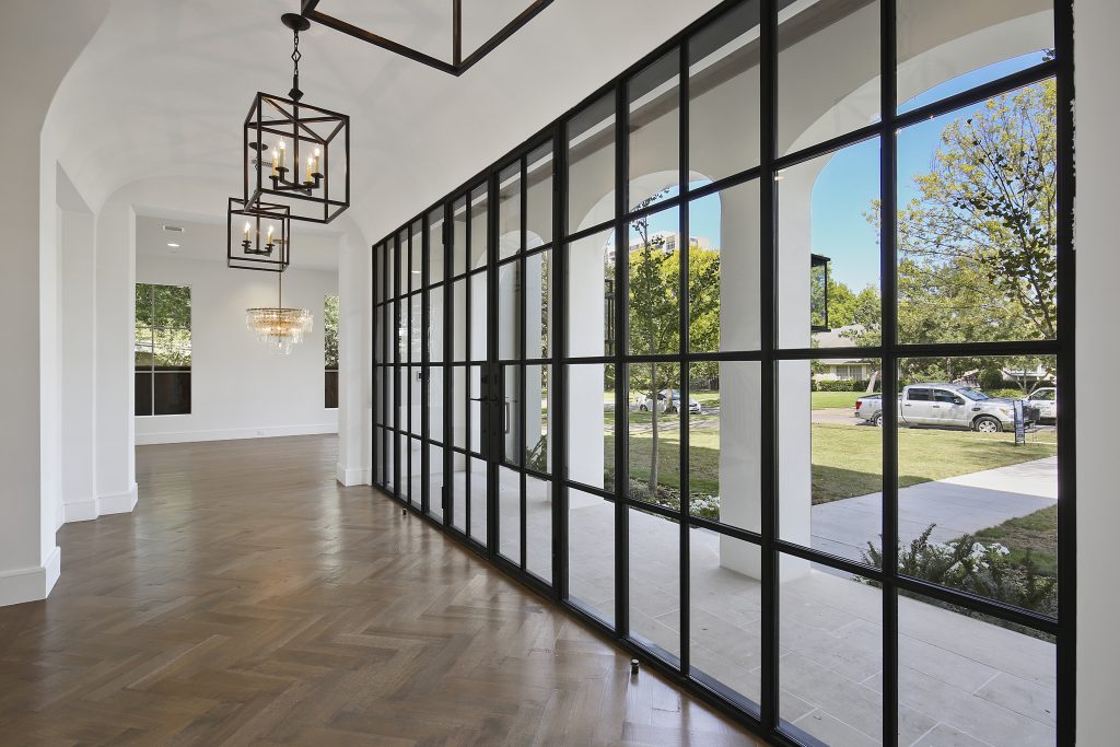 3715 Villanova offers an escape right in the heart of Dallas' most desirable neighborhood.