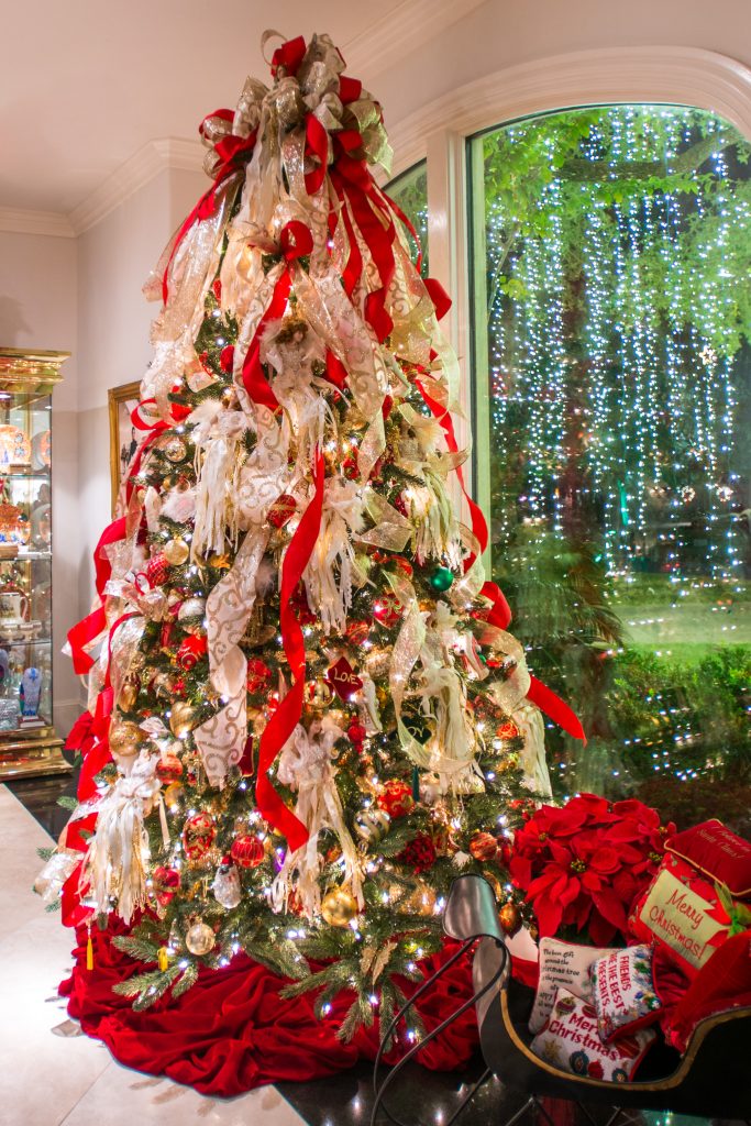 Allshouse home Christmas decorations