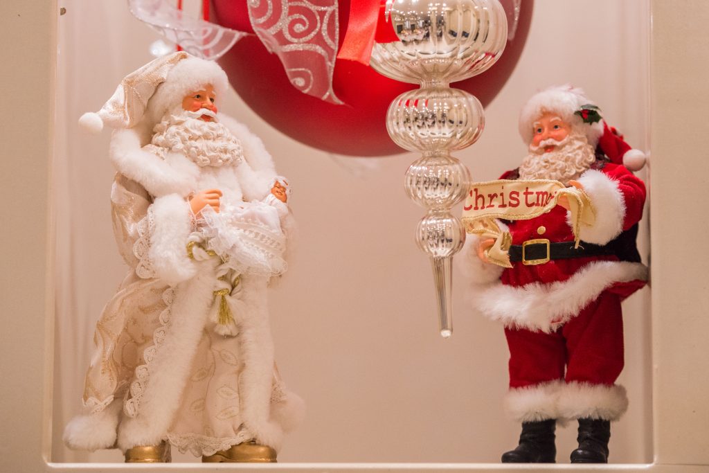 Allshouse home Christmas decorations