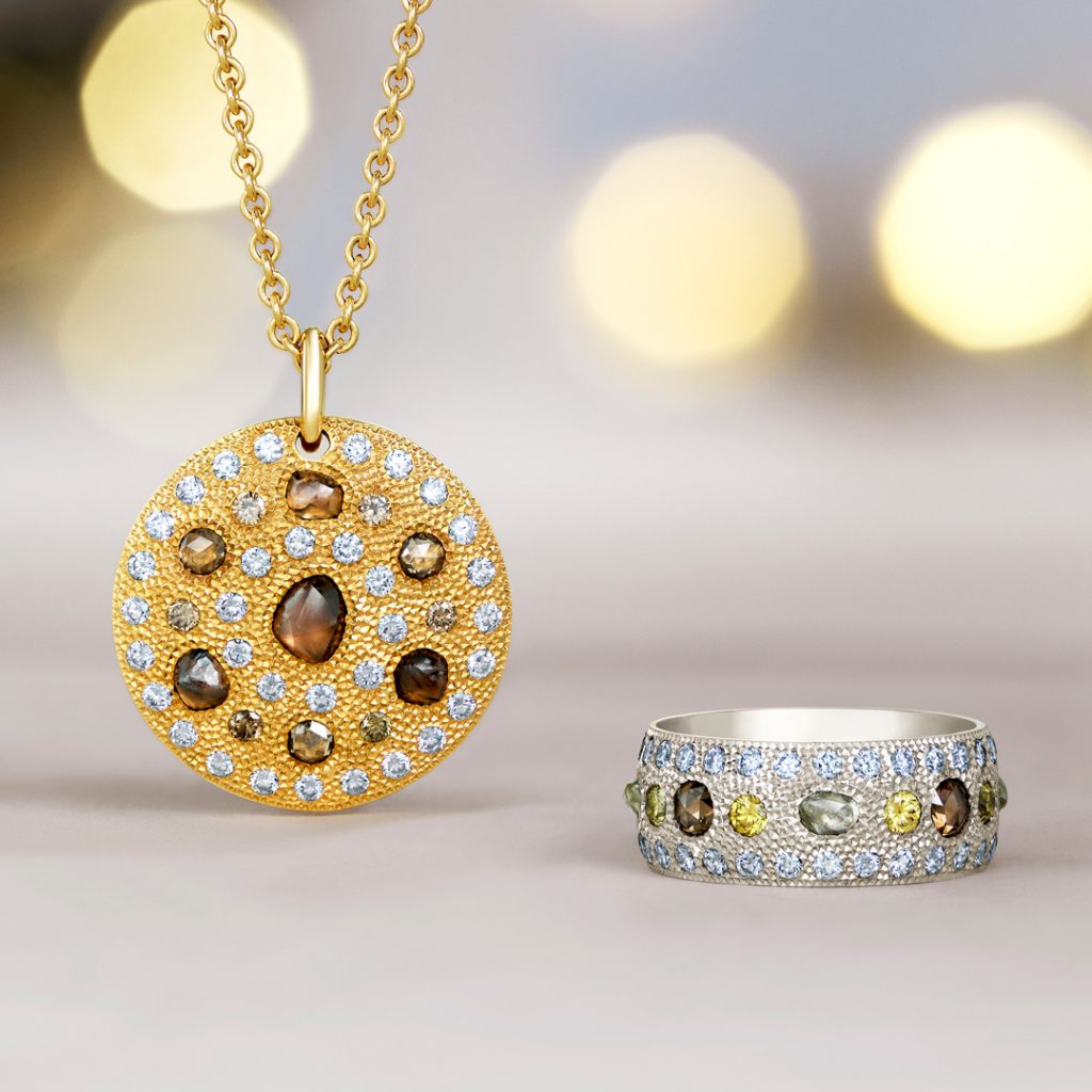 debeers diamond industry De beers case analysis presentation - download as pdf file (pdf), text file (txt) or read online. debeers diamond industry De beers case analysis presentation - download as pdf file (pdf), text file (txt) or read online.