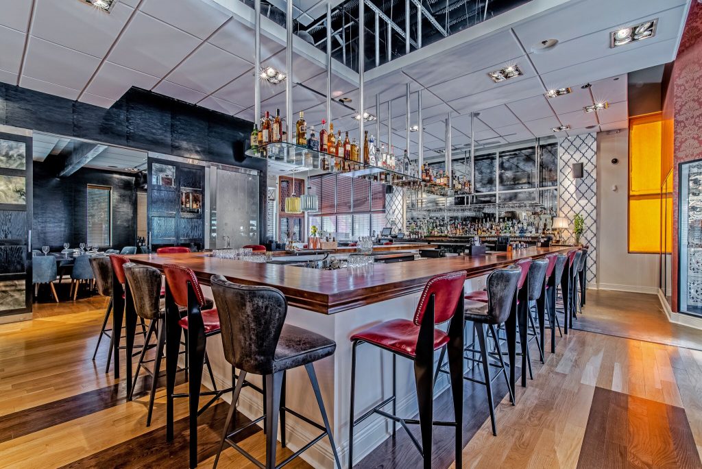 The bar boasts 30 seats. (Photo by Vanessa Chavez.)