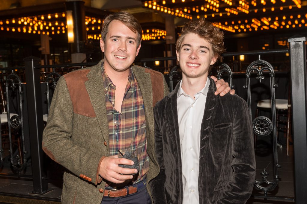 Pet Set Gifting party