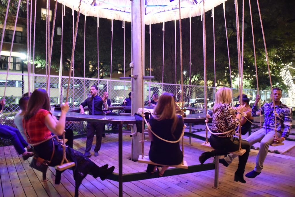 Oakmont_swingset