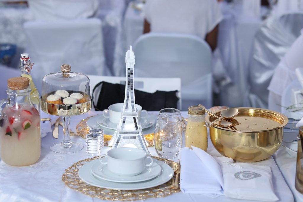 Le Dîner en Blanc - Houston 2017 table decor