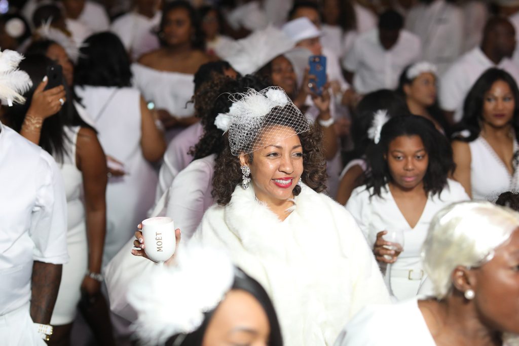 Evelyn Hall enjoying the musical entertainment at Le Dîner en Blanc - Houston 2017