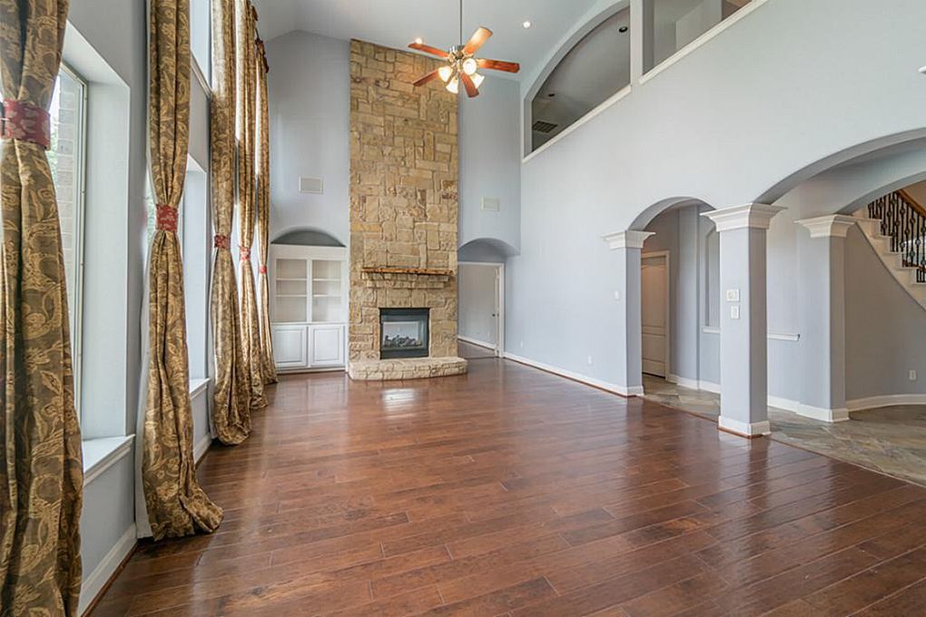 Tall players call for high ceilings. 