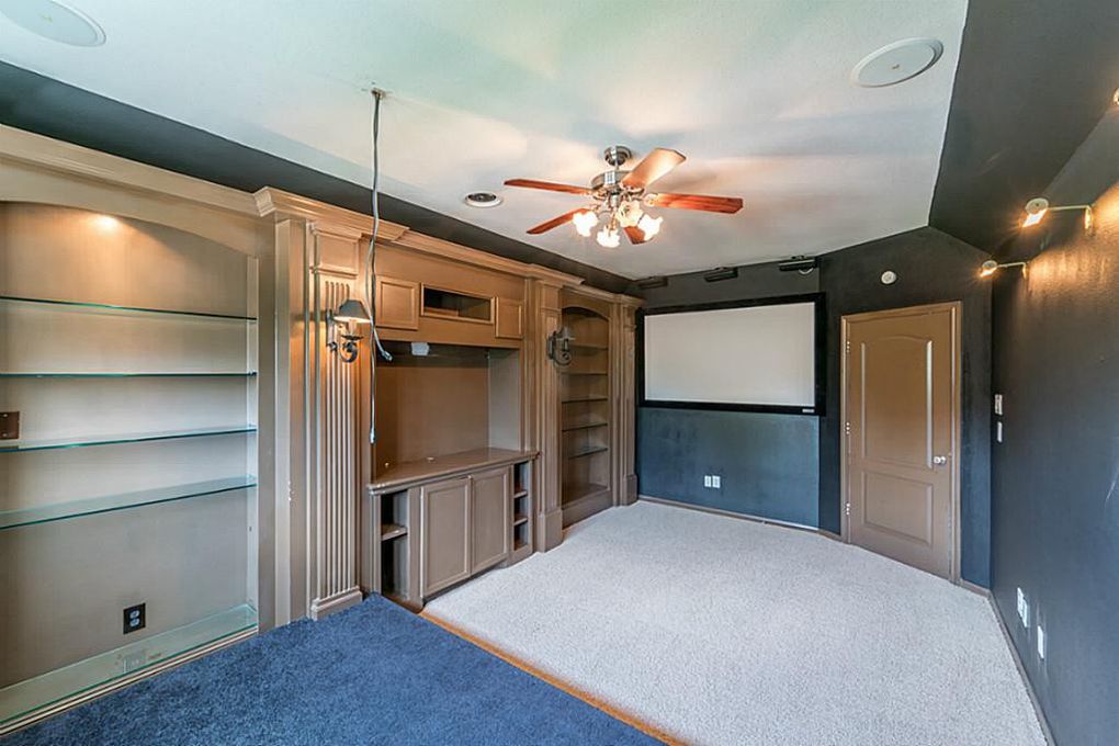 The media room would be great for watching, oh, I don't know--a Rockets game? 

11801 Sea Shadow