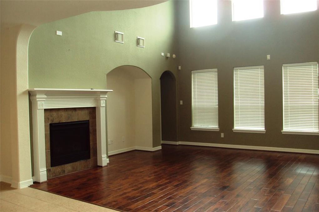 Rows of windows can let natural light pour in.

12207 Mossy Trail