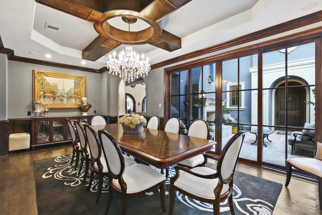 5122 Horseshoe Trail has more than enough room for an impressive dinner party.