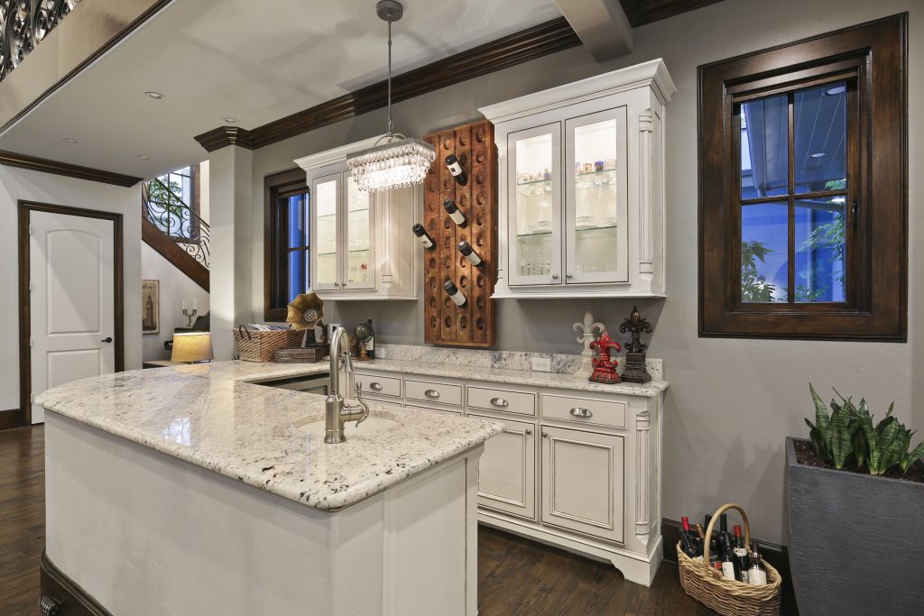 5122 Horseshoe Trail provides the rare true urban oasis in the heart of Dallas.