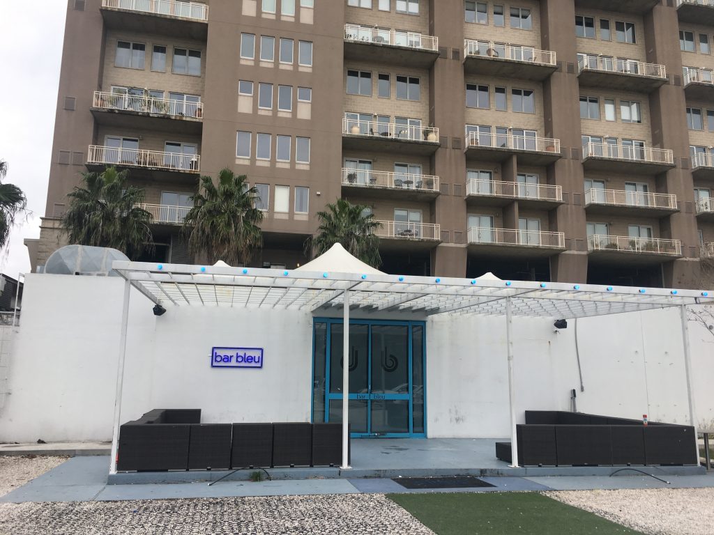 There's no love lost between these neighbors. 