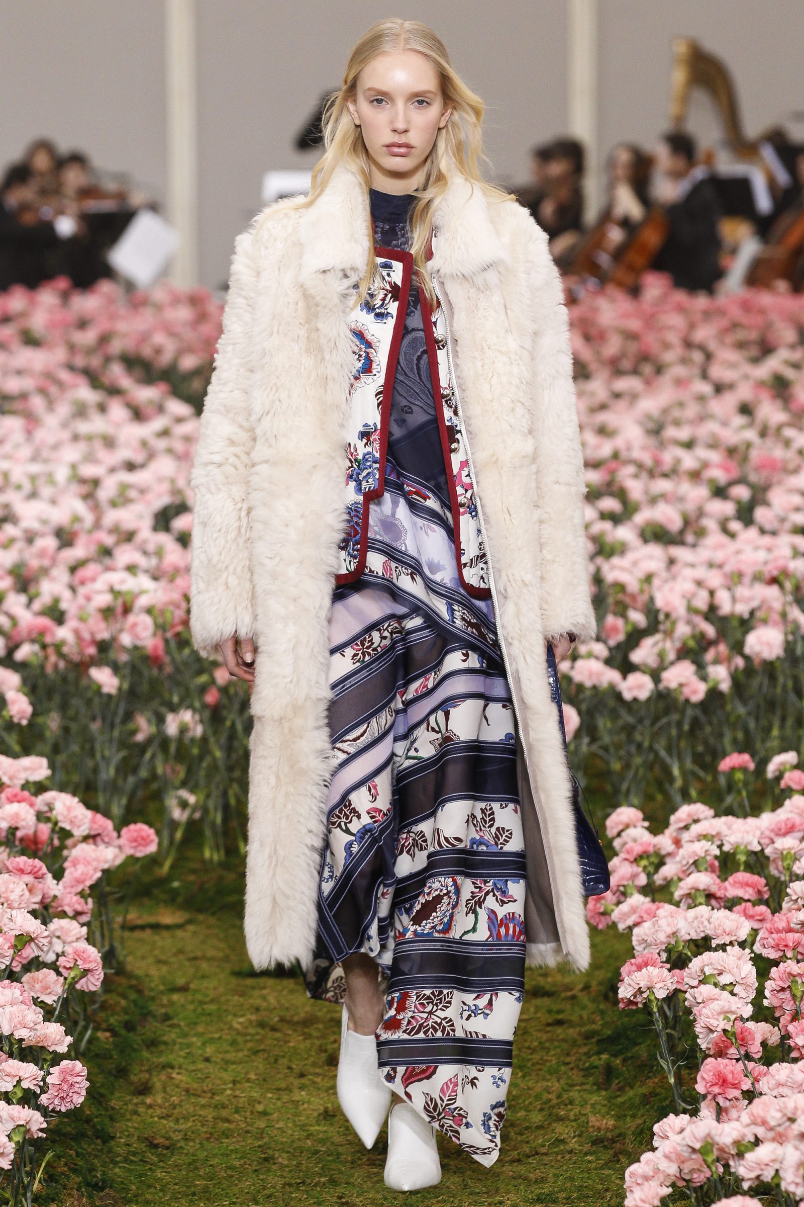 Tory Burch's Sunny Ways Lift the Gloom of New York Fashion Week: Flower ...