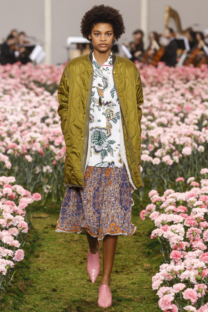 Tory Burch's Sunny Ways Lift the Gloom of New York Fashion Week: Flower  Models, Hot Pink and Happy Times Steal the Day