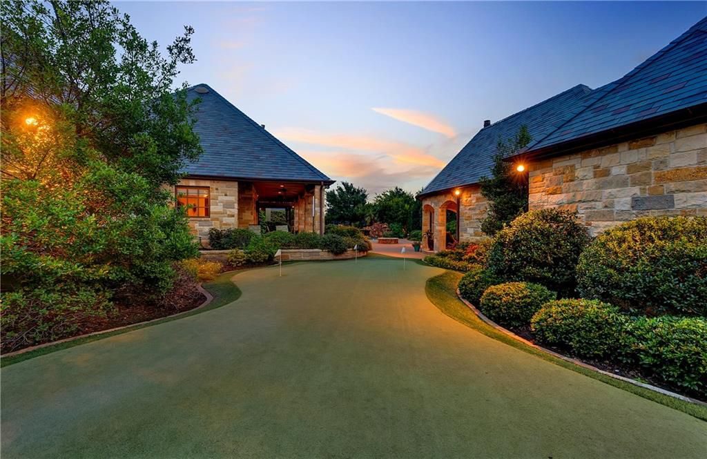 A putting green is just one of the property's fun bonuses. 
