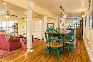 1 Galveston home columns