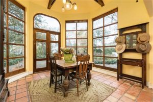 1 Galveston home natural light
