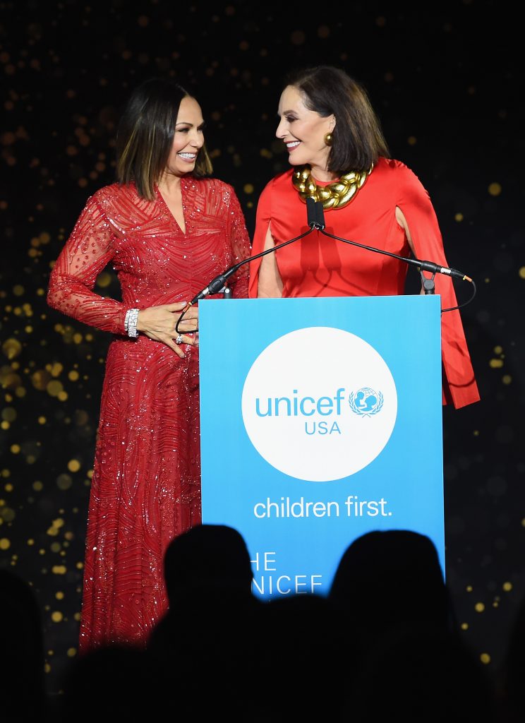 Great Plains Regional Board and Event Co-chair Moll Anderson (L) and Event Co-chair Jan Miller