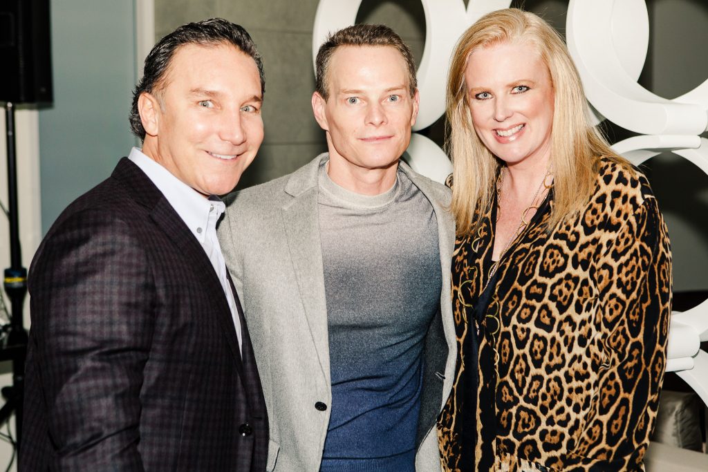 Gonzalo Bueno, Robert Hallam, Suzanne Droese