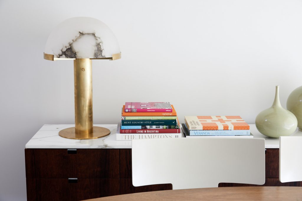 Vintage Knoll console. Kelly Wearstler lamp for Visual Comfort.