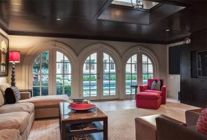 Lance Armstrong mansion overlooking pool