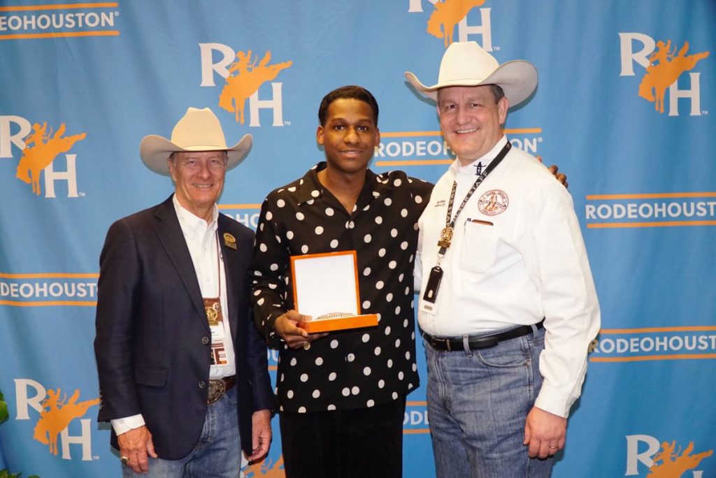 Leon Bridges certainly found himself embraced by the Houston Rodeo's leadership (@RodeoHouston)