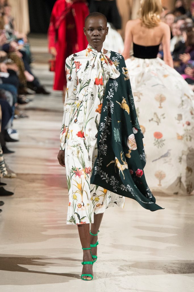 A look from the Oscar de la Renta Fall 2018 collection