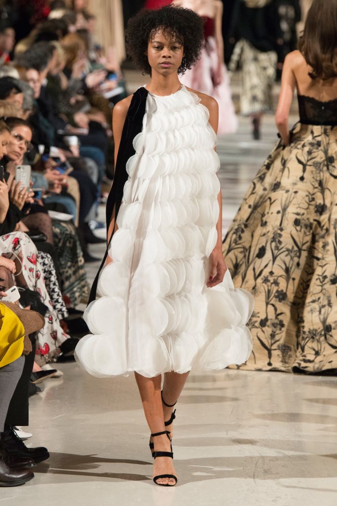 A look from the Oscar de la Renta Fall 2018 collection