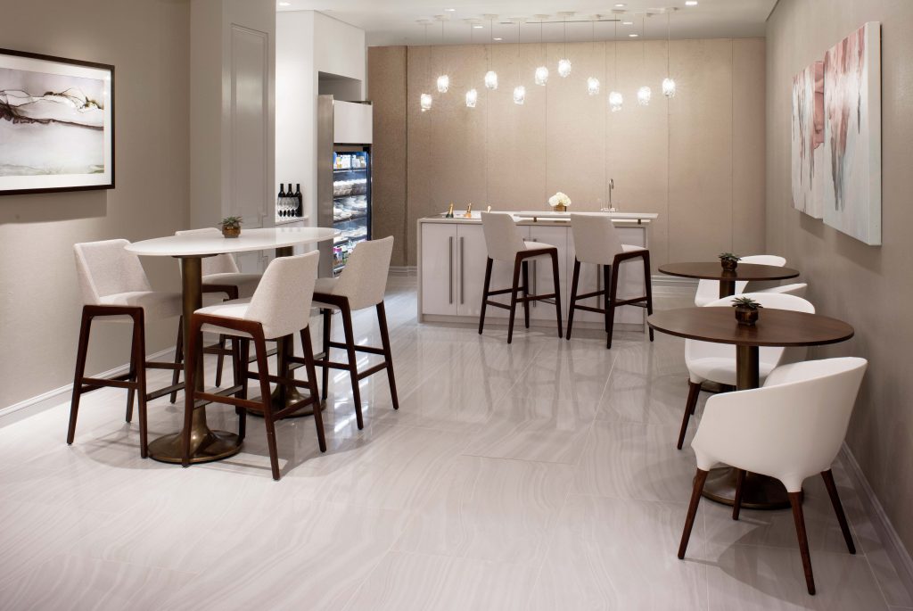 The spa café offers fresh juices, salads, fruit, champagne and more. 