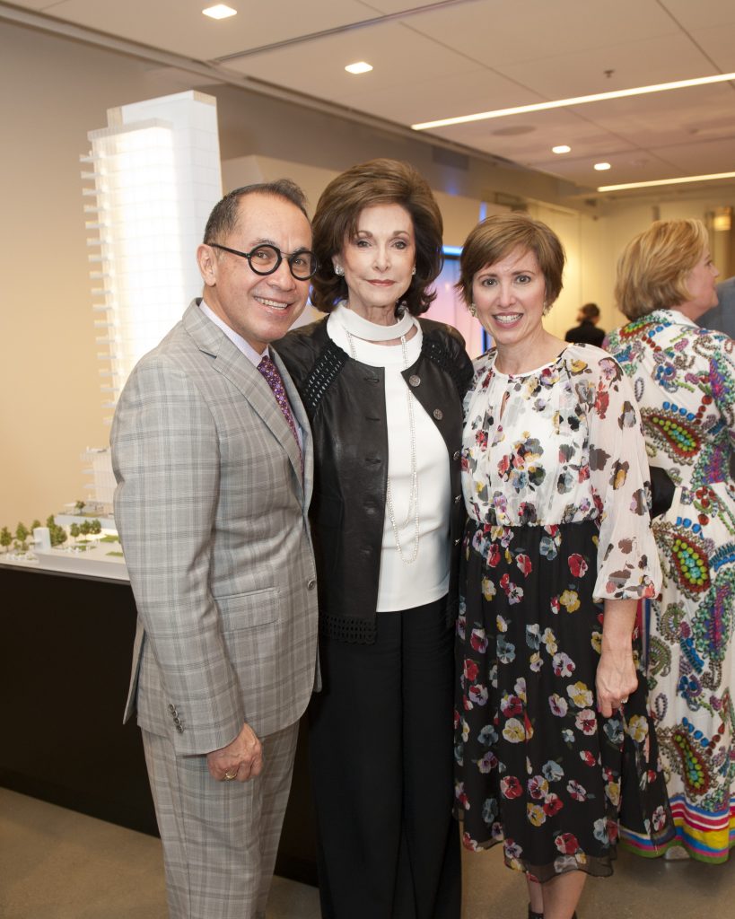 Agustín Arteaga, Gene Jones, Cynthia Calabrese
