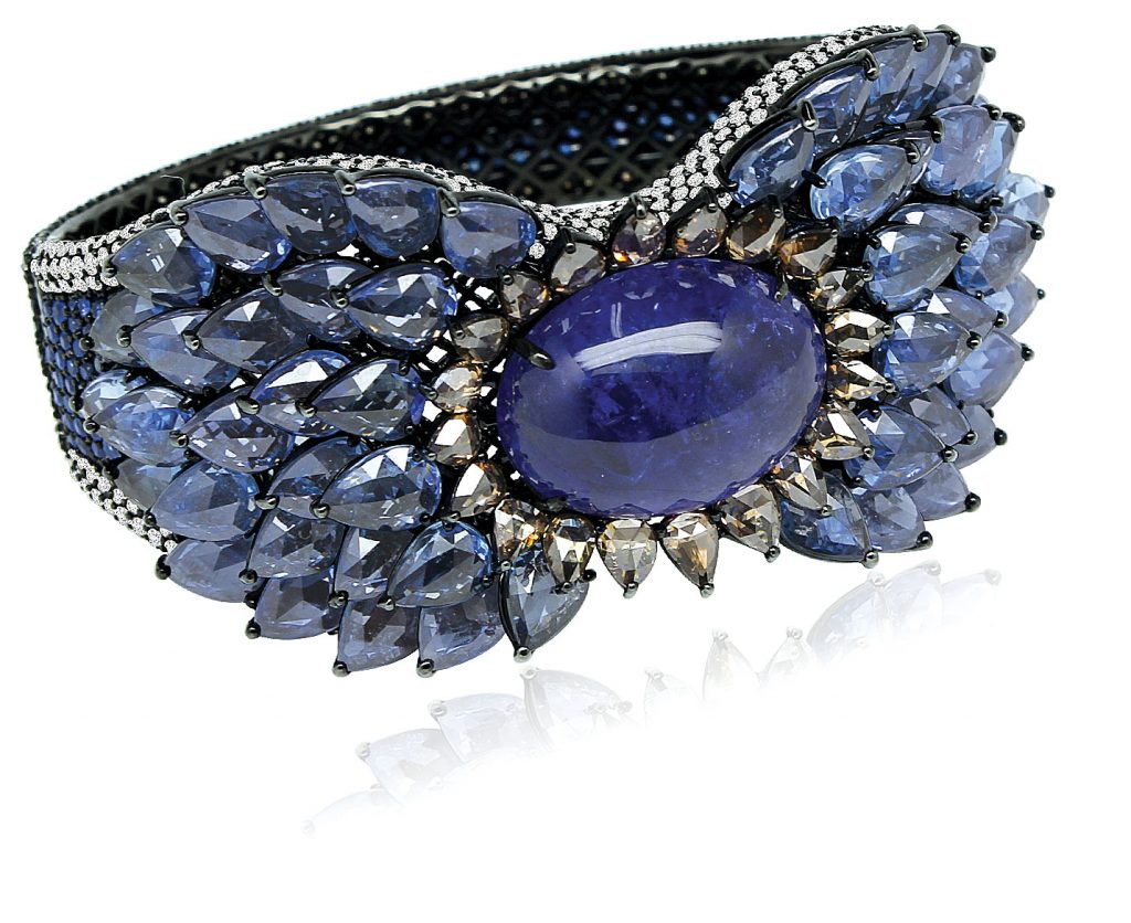 One of the calling cards of Sutra's collection is this Tanzanite Dream in Wings bangle, from the High Jewellery Collection.