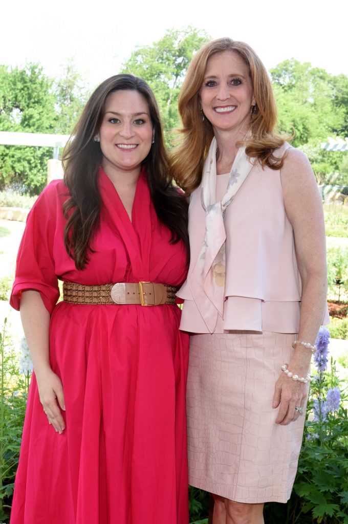 Monet Ball, Tiffany Divis