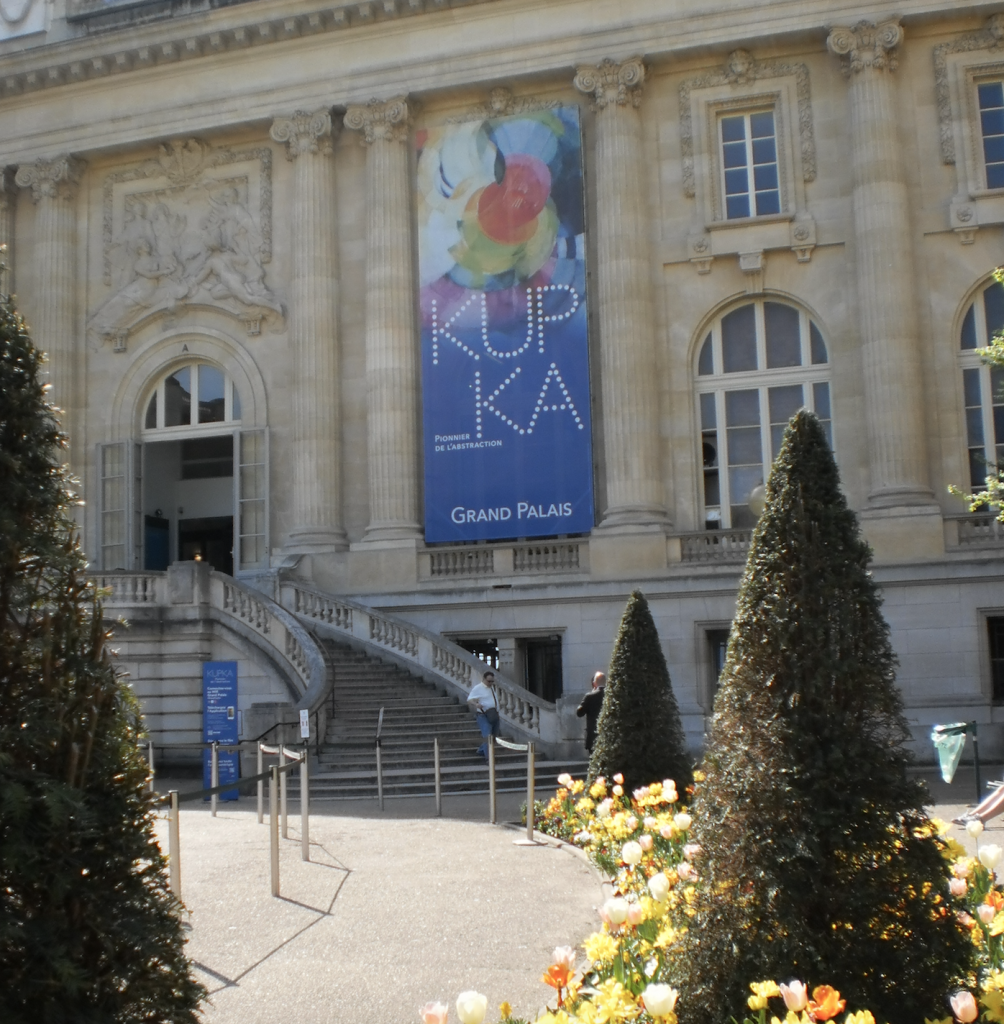 The Grand Palais entrance to the "Kupka" exhibition.