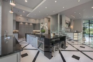 Three Story closet kitcheb