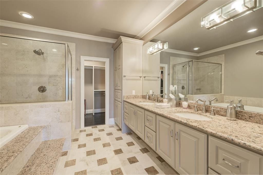 The guest suite comes with a private bath. 