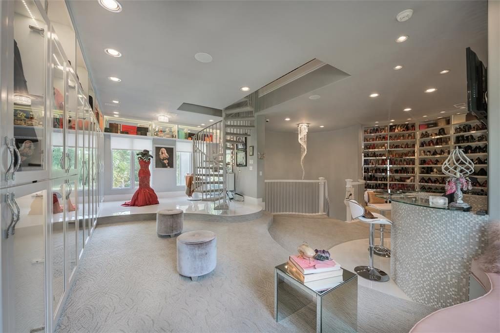 Rapper Gucci Mane filmed a music video in the famous closet in 2016. 