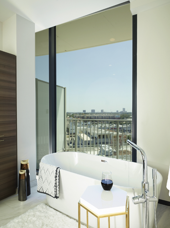 Kirby Collection gives you a bath with a view. (Photo by VJ Aripe.)