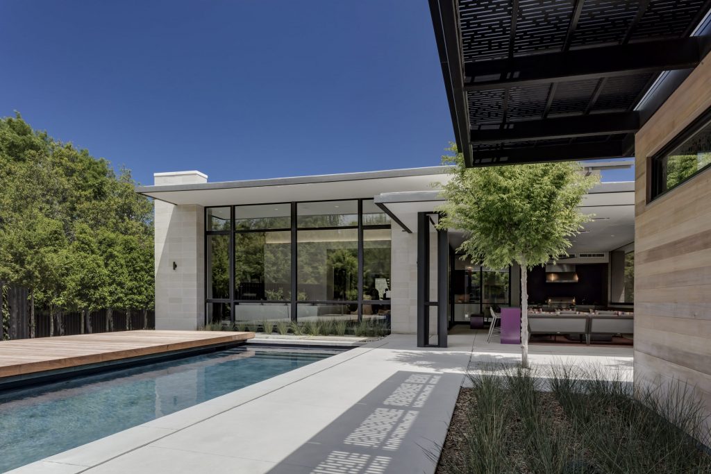 Surrey Circle. Photo by Charles Davis Smith, FAIA, Courtesy of Bernbaum-Magadini Architects.