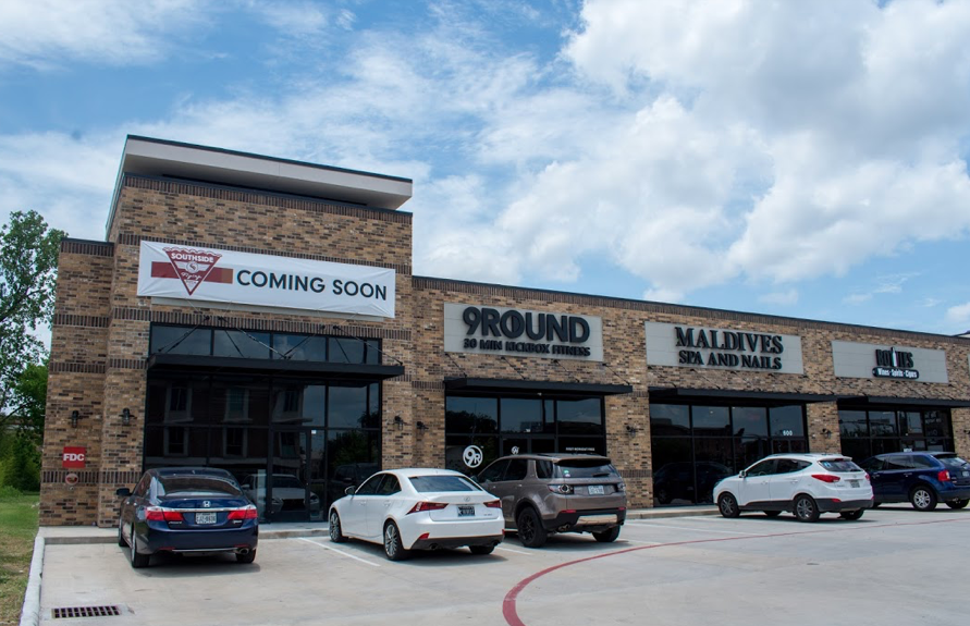 The pizza parlor rounds out the strip center, next to a gym, nail salon, liquor store and more. 