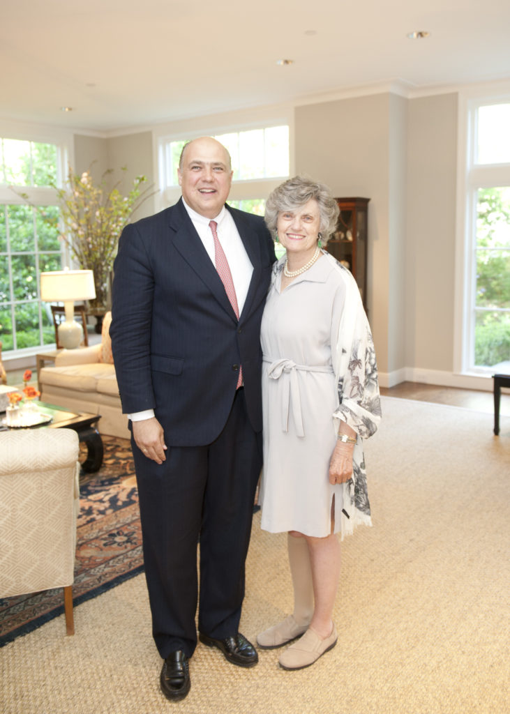 Mark Roglán, Trinka Taylor