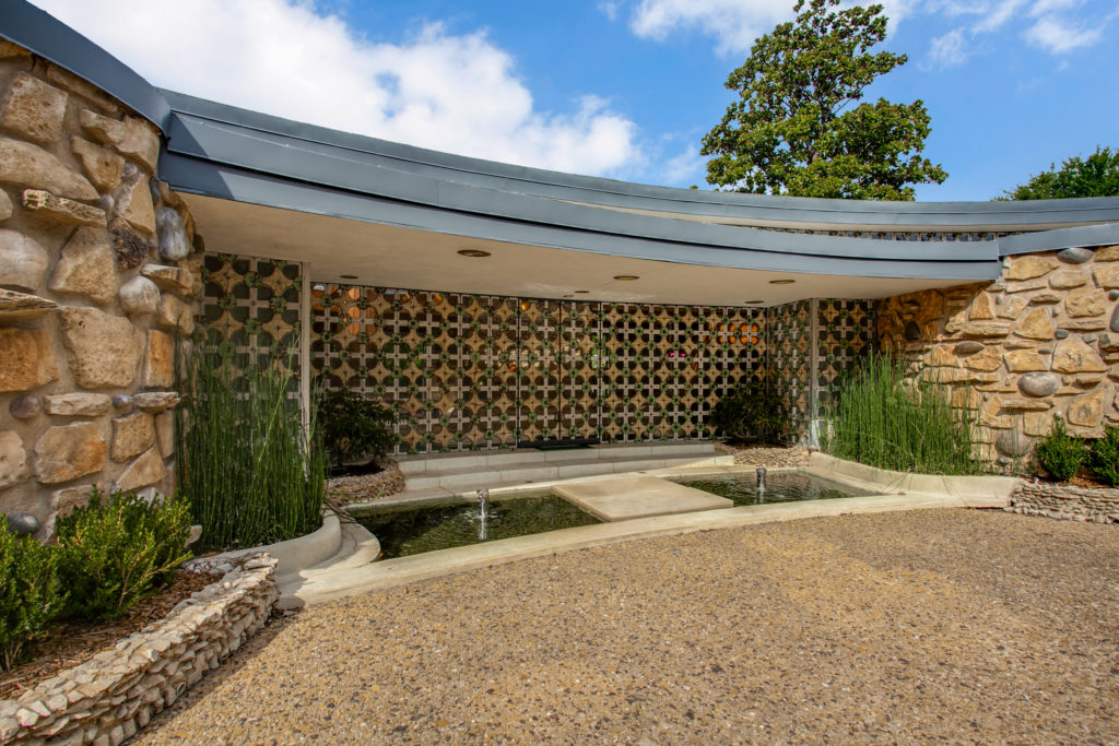 Round House 7507 Baxtershire Drive