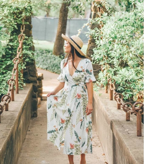 Blogger Jasmine Alley channels summer style.
