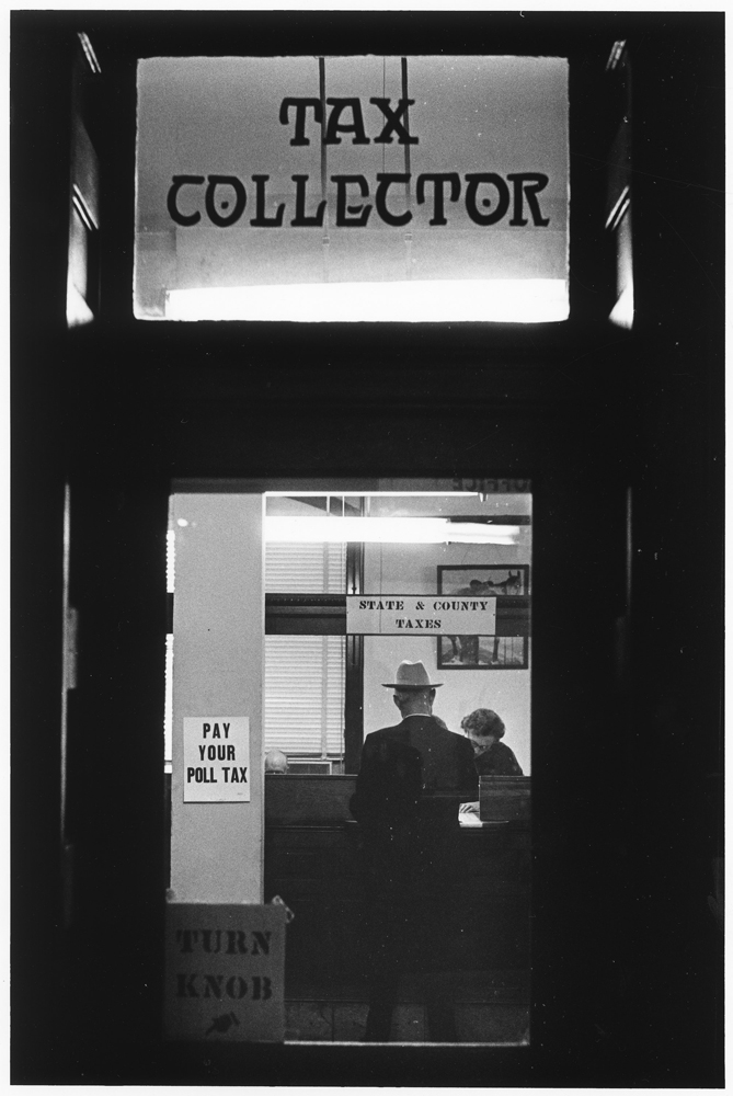 Courtesy Elliot Erwitt/Magnum Photos & PDNB Gallery, Dallas, TX