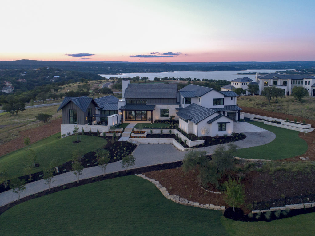 The Peninsula at Rough Hollow is the last community on Lake Travis to be developed.