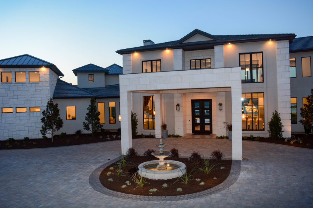 There are dream homes and then there are lake dream homes.