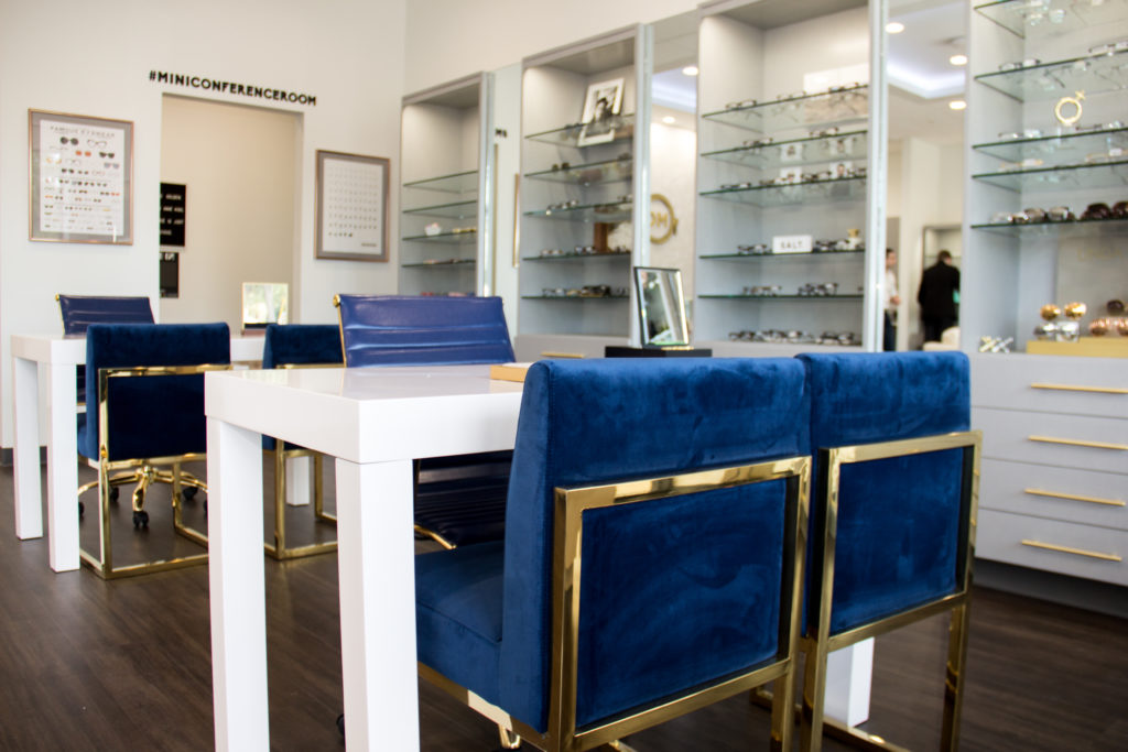 At Monocle, patient comfort always matters. Why not choose your glasses in style? 