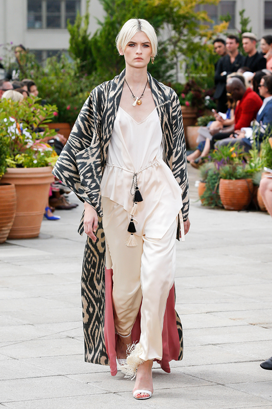 Oscar de la Renta spring summer 19 at New York Fashion Week.