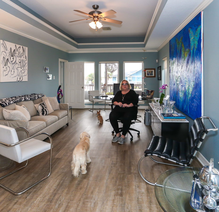 "Home is where the art is!" is definitely Jayne Edison's mantra.