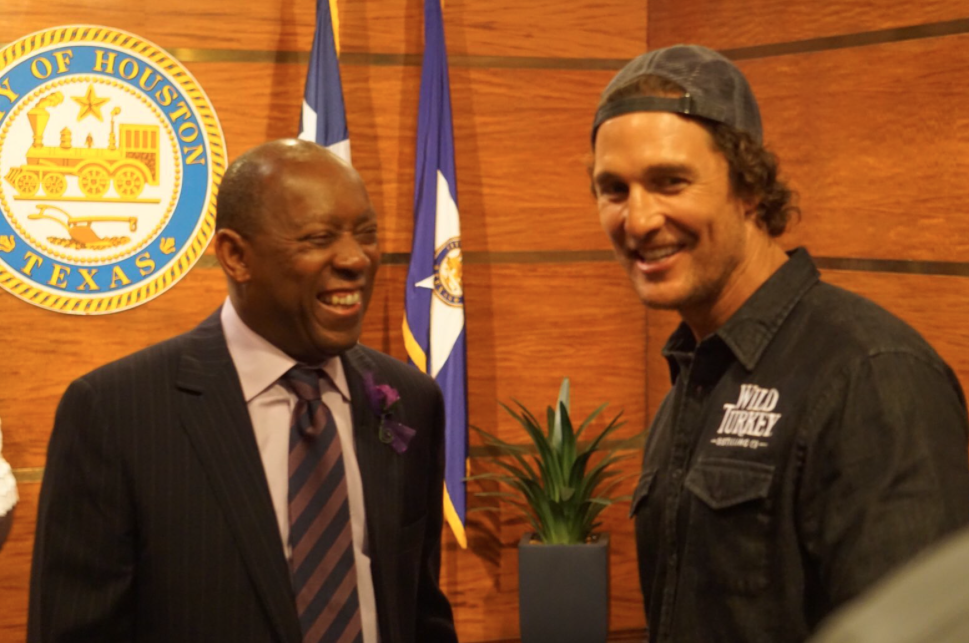 It certainly looks like the Oscar winner charmed Houston's mayor. (Photo by @SylvesterTurner)