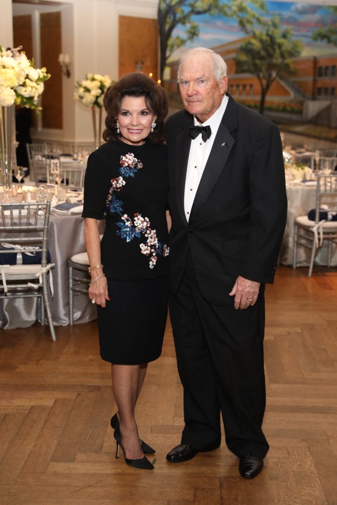 Linda & Walter McReynolds at a Rice University fundraiser