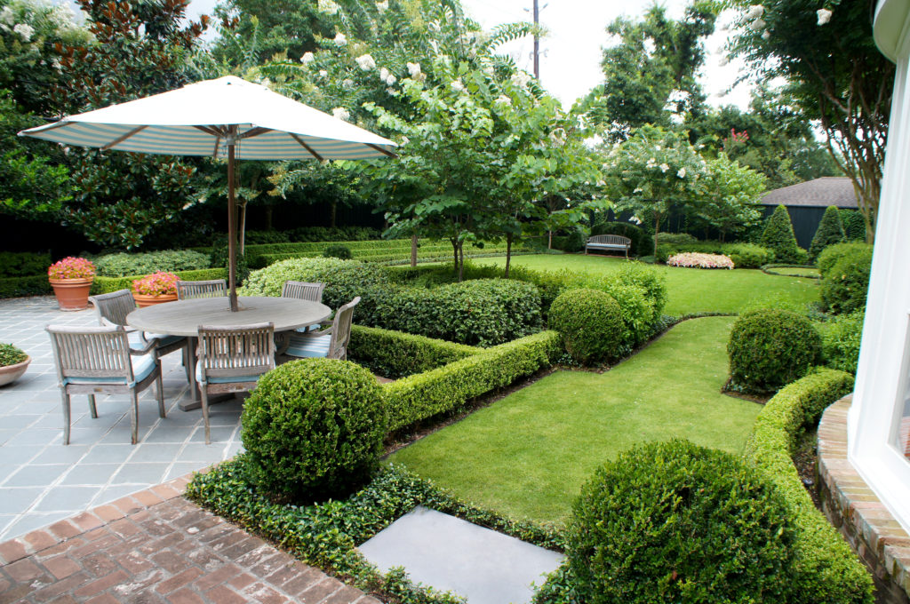 Lanson B. Jones & Co. doesn't believe anyone should have a boring yard.